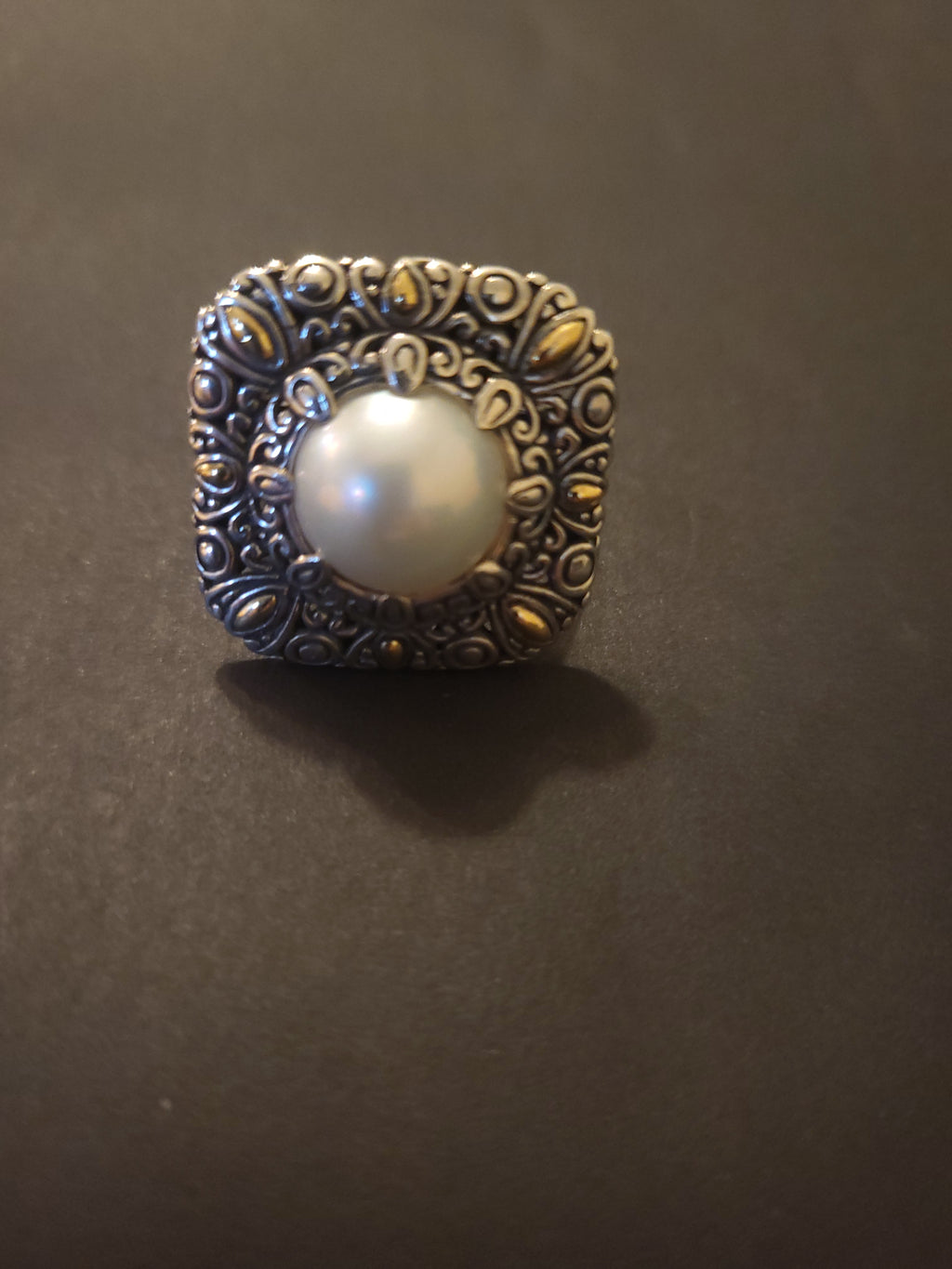 925 Silver Ring with Gold accent and a Freshwater culture Pearl