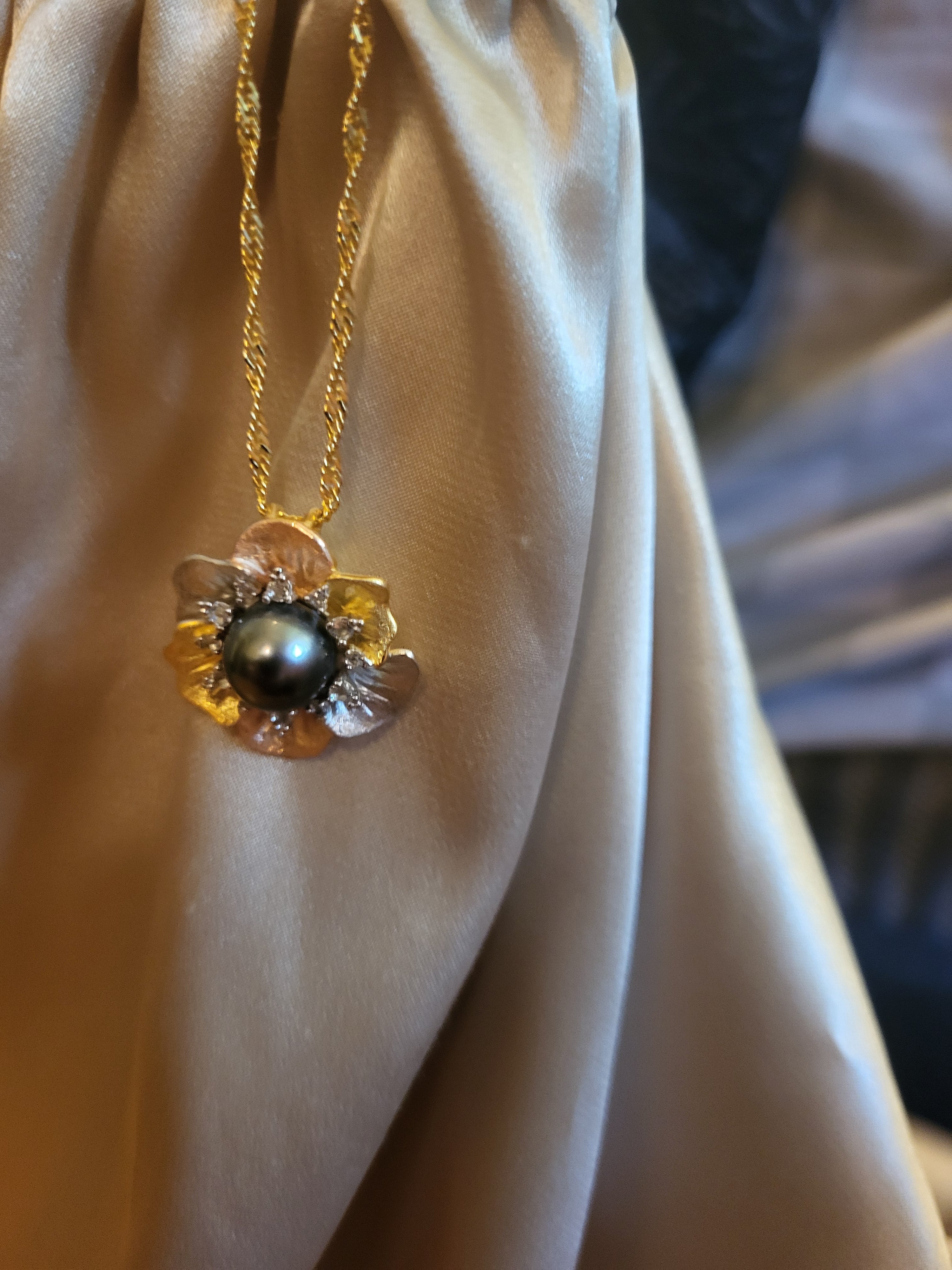 Tahitian Pearl Pendant