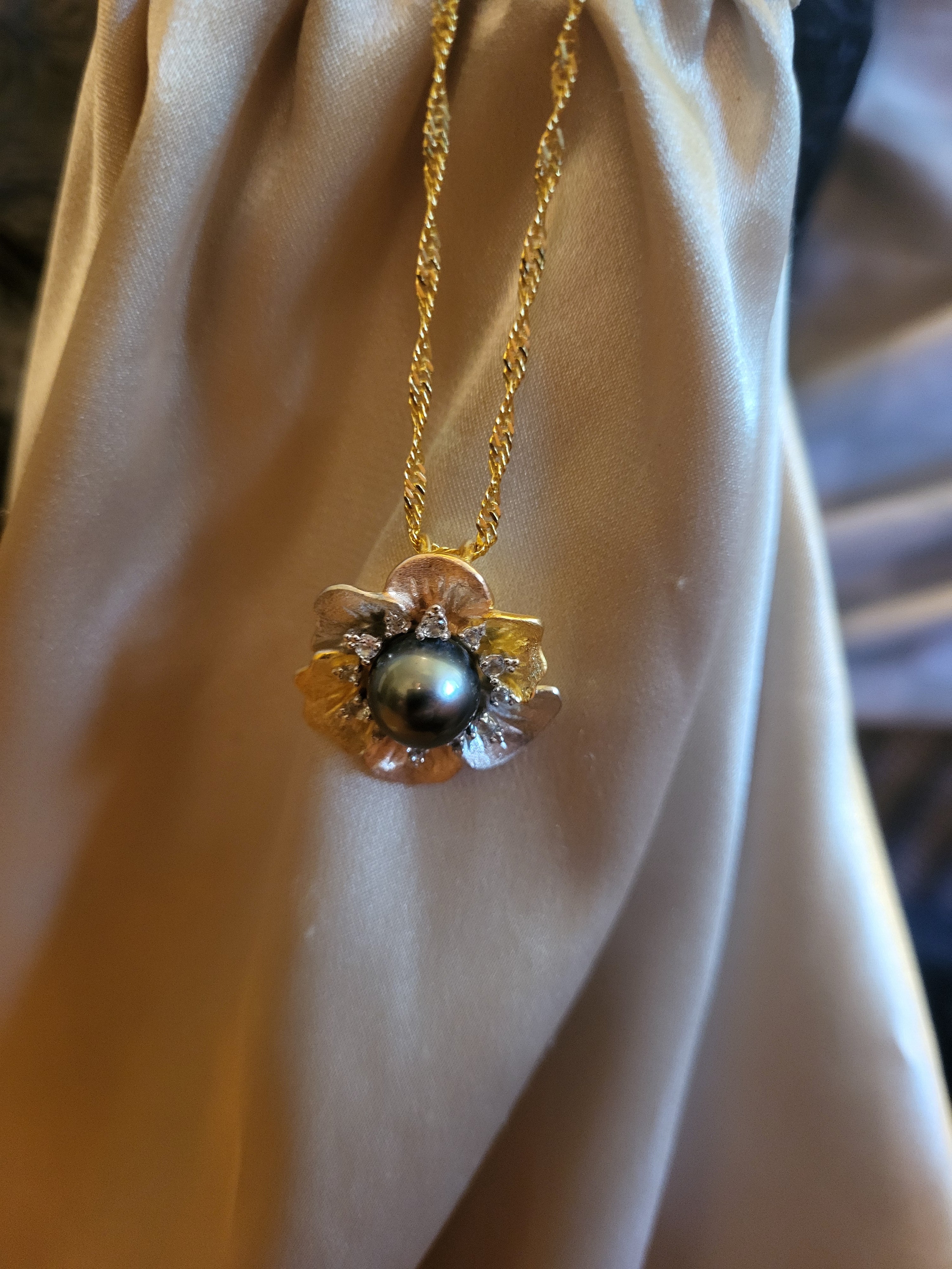 Tahitian Pearl Pendant